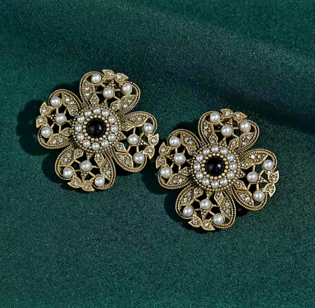 Aida™ Vintage Black Agate Pearl Flower Stud Earrings