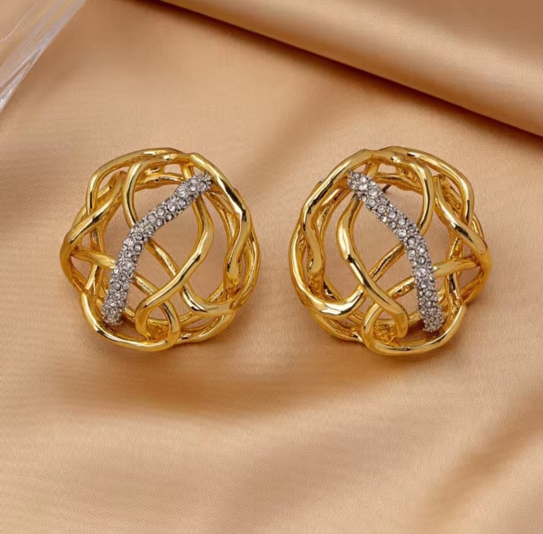 Dileyna™ Retro Industrial Two-Tone Hollow Geometric Stud Earrings