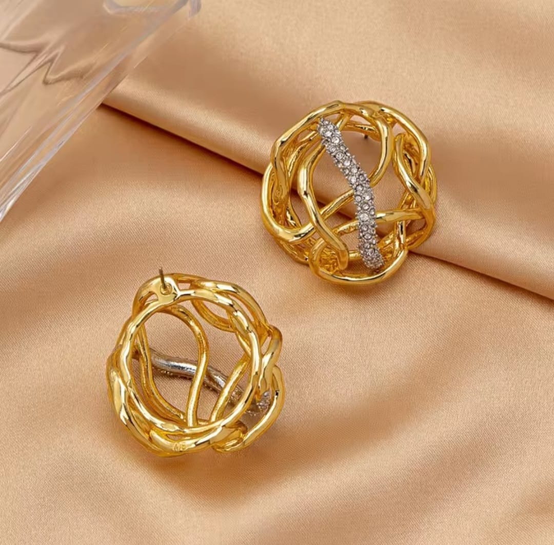 Dileyna™ Retro Industrial Two-Tone Hollow Geometric Stud Earrings