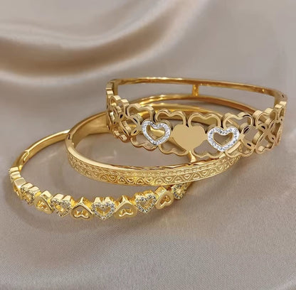 Maya™ Romantic Heart Scroll Hollow Bracelet