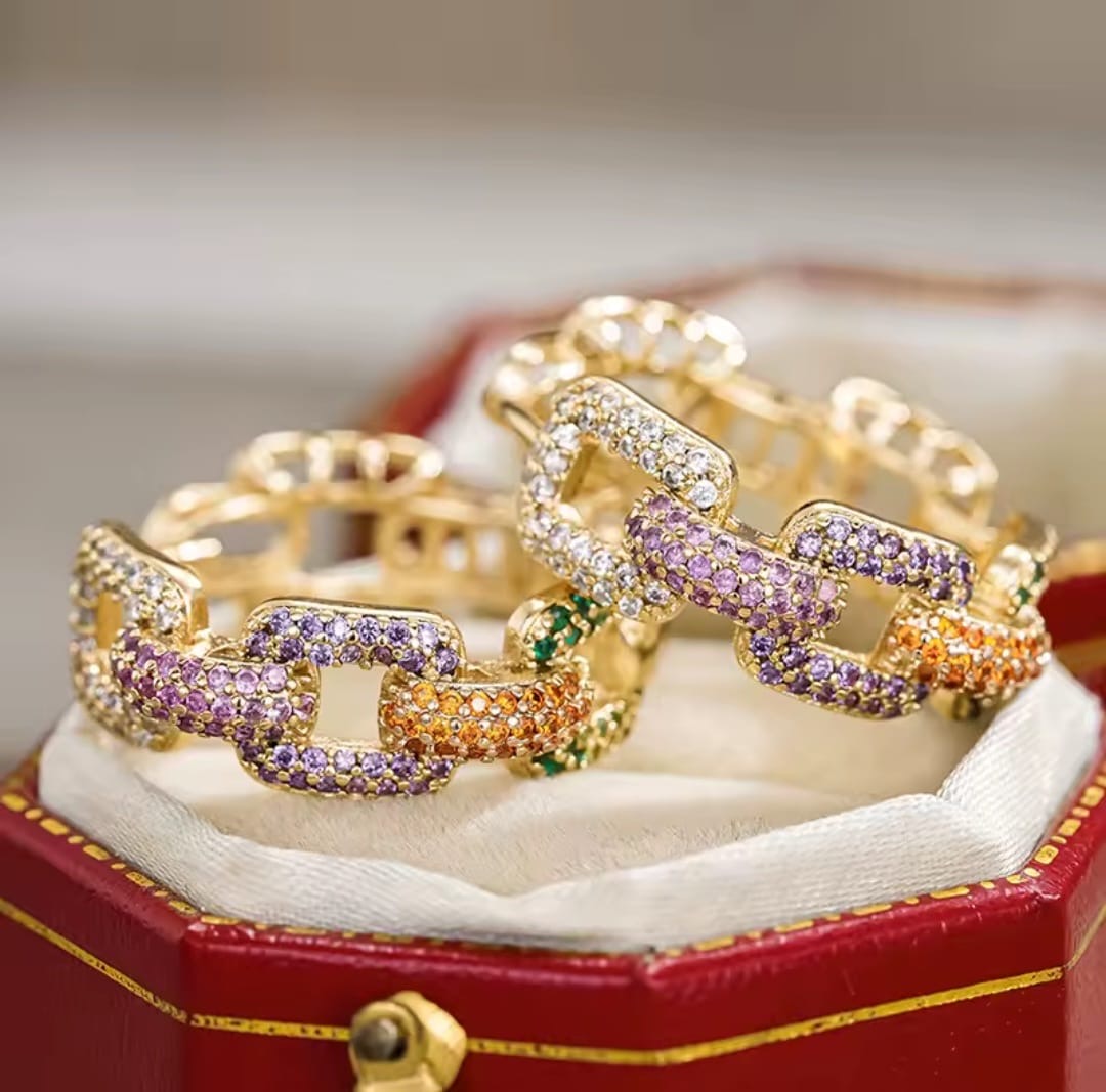 Helena™ Chain Link Hoop Earrings – Aesthetic Anniversary & Engagement Jewelry