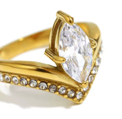 Arielle™ 18K Gold Crown Zircon Ring – Elegant Tarnish-Resistant Jewelry