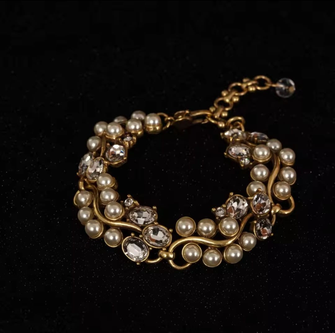 Auremira™ Baroque Pearl Embellished Luxury Bracelet – Vintage Elegant Hand Jewelry