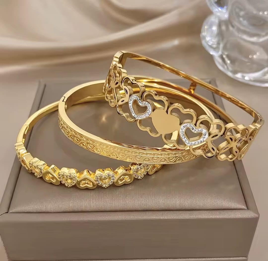 Maya™ Romantic Heart Scroll Hollow Bracelet