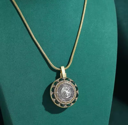 Arosa™ Vintage Green Portrait Coin Crystal Pendant Necklace