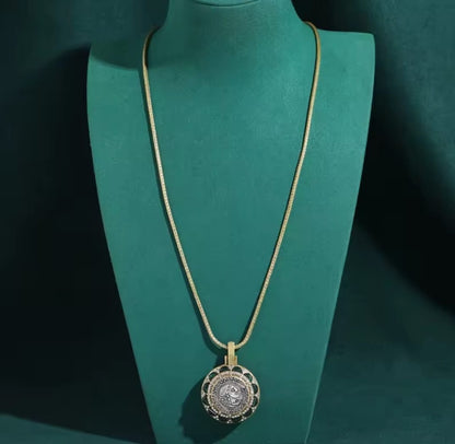 Arosa™ Vintage Green Portrait Coin Crystal Pendant Necklace