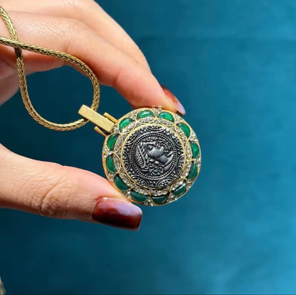 Arosa™ Vintage Green Portrait Coin Crystal Pendant Necklace