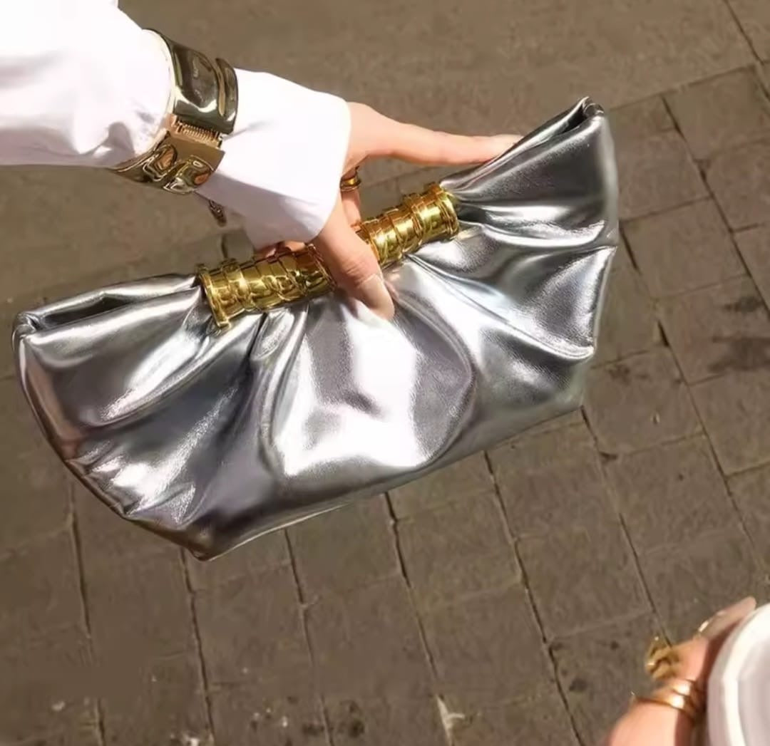 Alara™ Folded Shell Clutch Bag – Elegant Metal Frame Evening Handbag