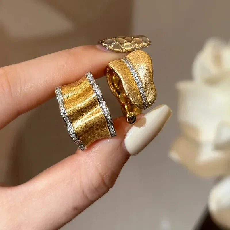 Urora™ Ring in Leaf Shape