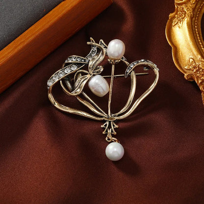 Milvent™ Vintage Baroque Heart Pearl Brooch