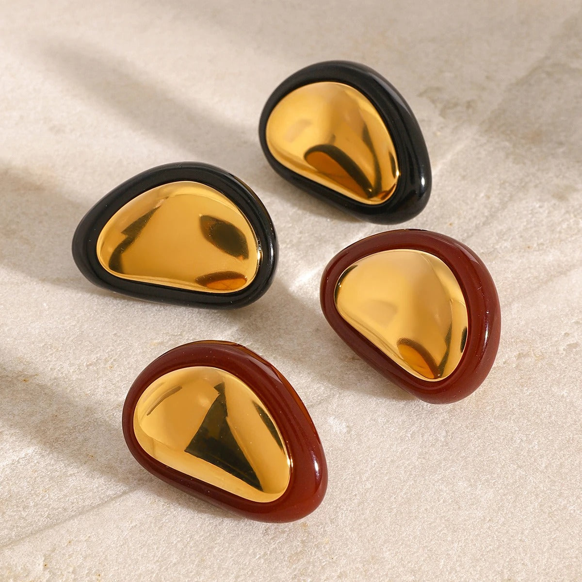 Damiens™ Vintage Black & Red Resin Stud Earrings