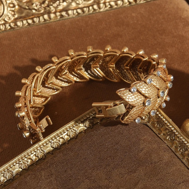 Bivante™ Vintage White Crystal Snake-Pattern Gold Bracelet