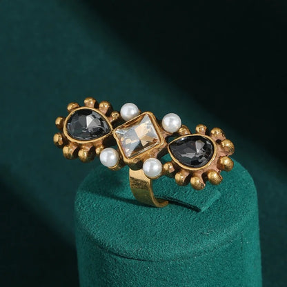 Fiora™ Vintage Luxury Crystal Ring