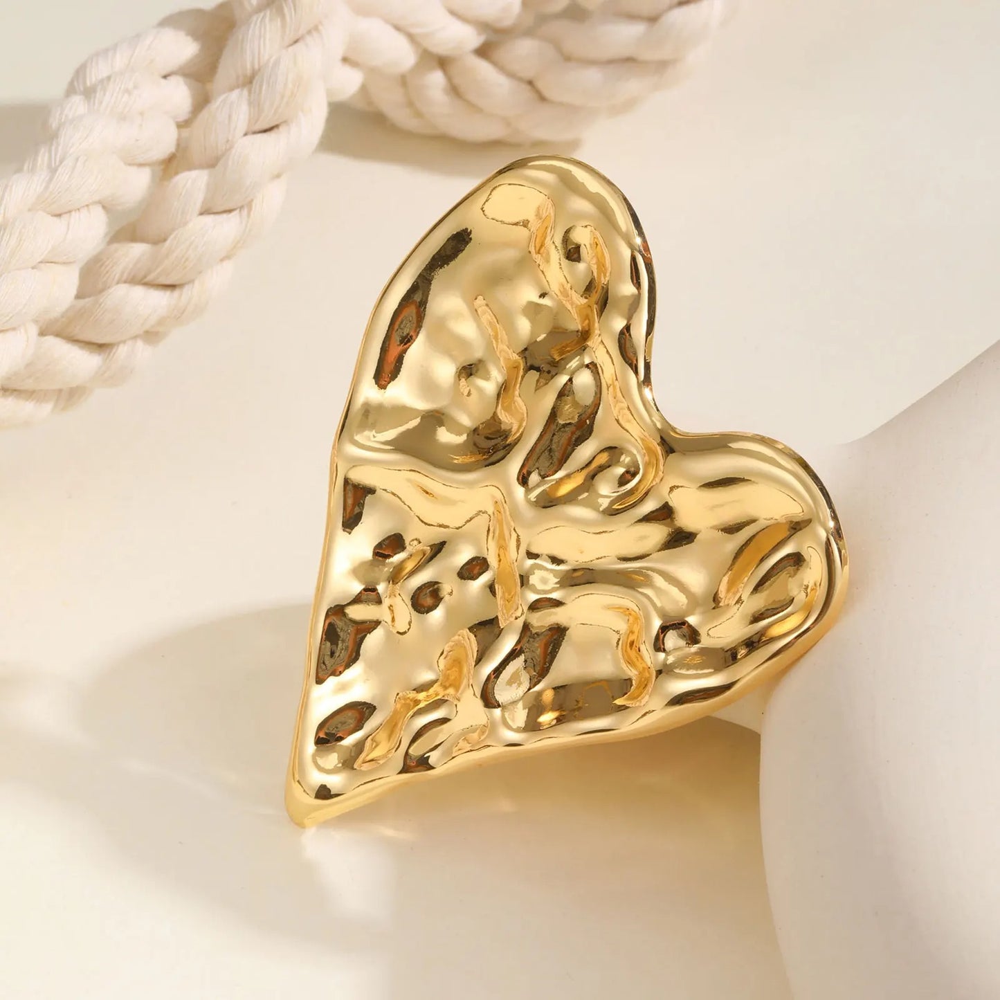Vernier™ Luxurious Exaggerated Heart Vintage Brooch