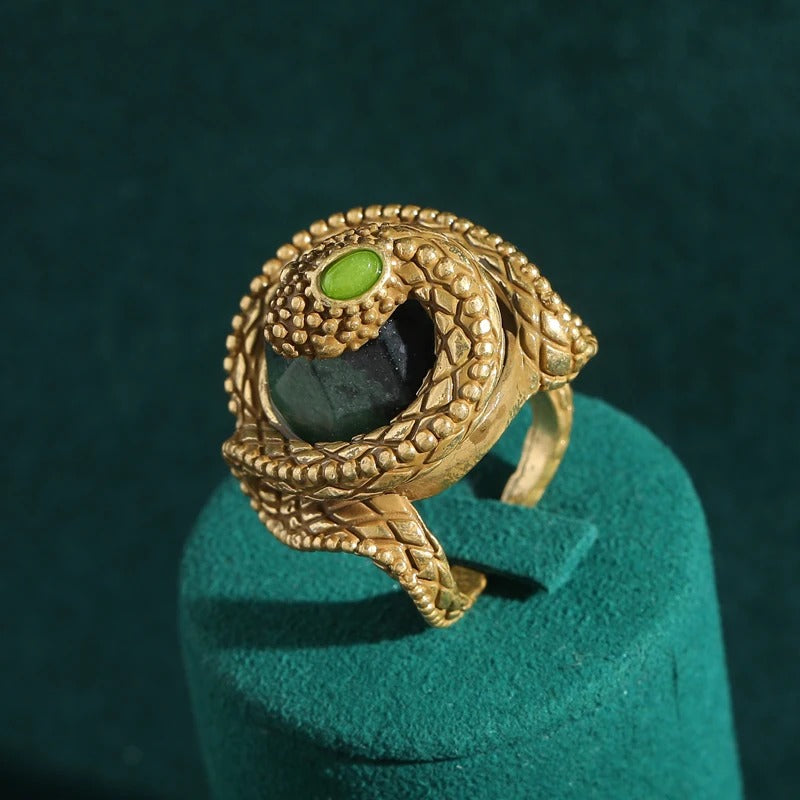 Helvoria™ Vintage Green Stone Snake Ring