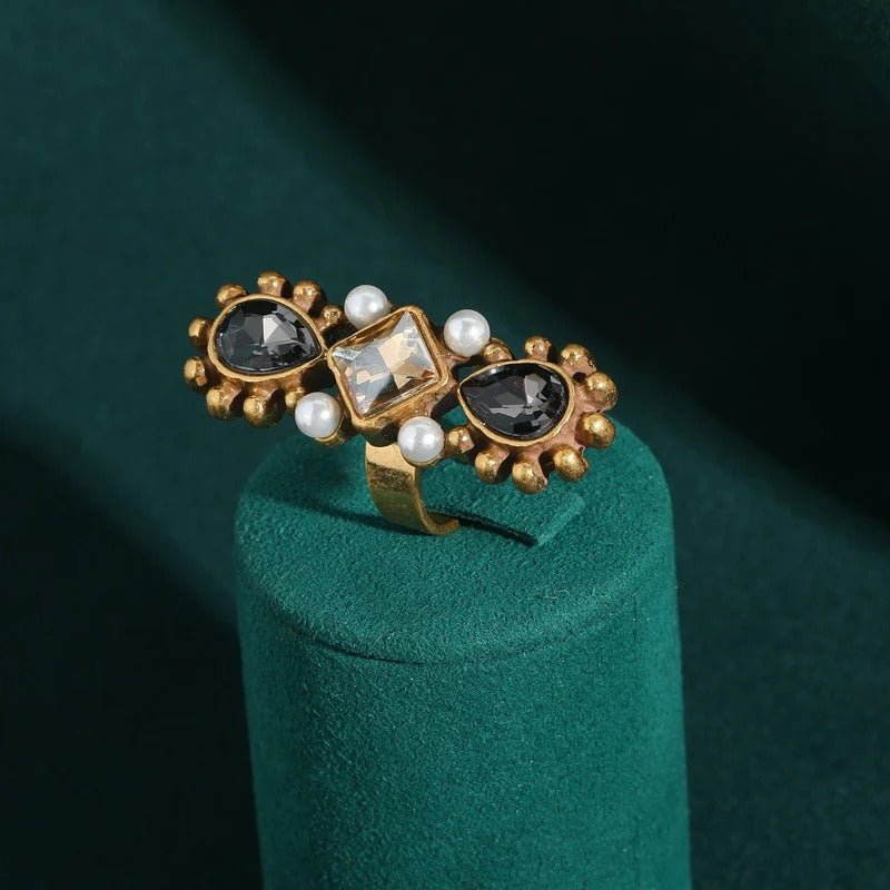 Fiora™ Vintage Luxury Crystal Ring