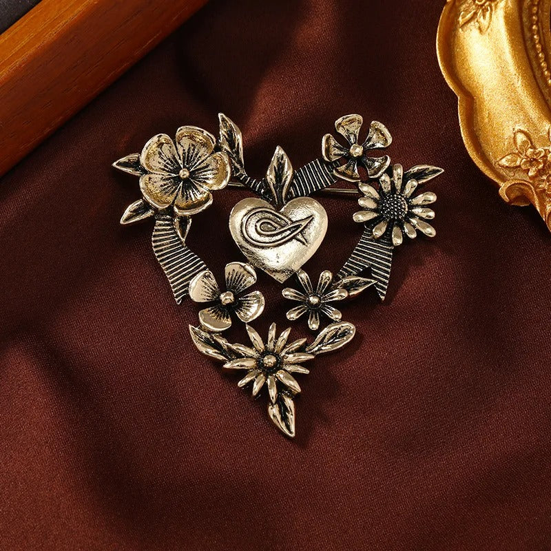 Lorvent™ Vintage Baroque Heart Brooch