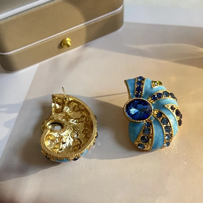 Curvella™ Retro Snail Stud Earrings