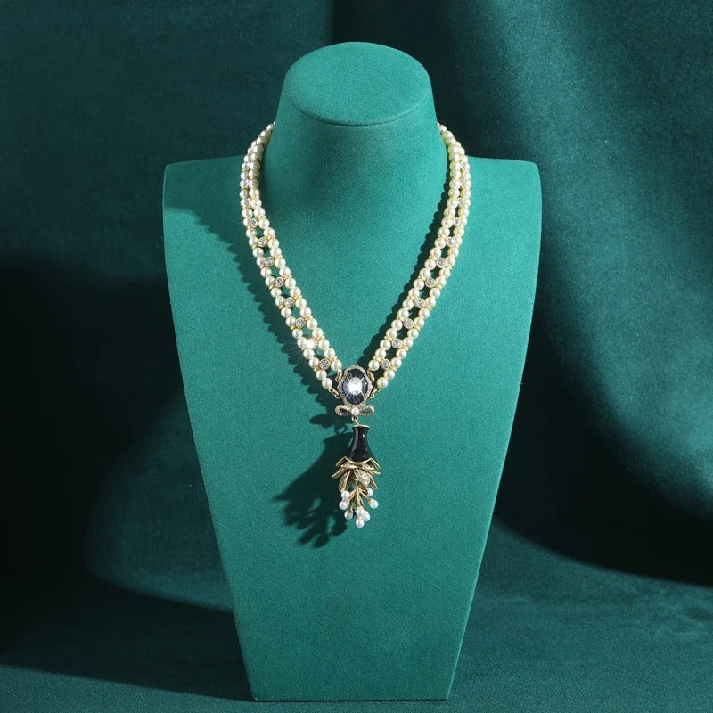 Fernanda™ Vintage Pearl Flower Black Crystal Necklace