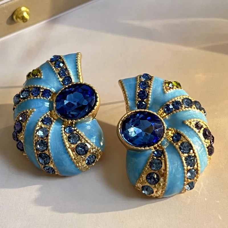 Curvella™ Retro Snail Stud Earrings