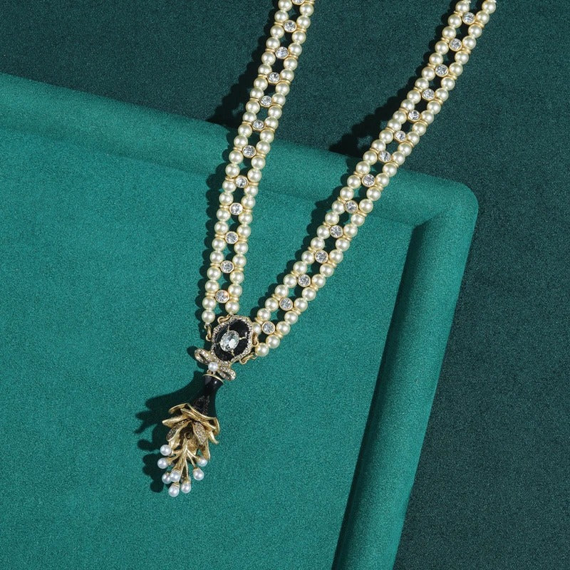 Fernanda™ Vintage Pearl Flower Black Crystal Necklace
