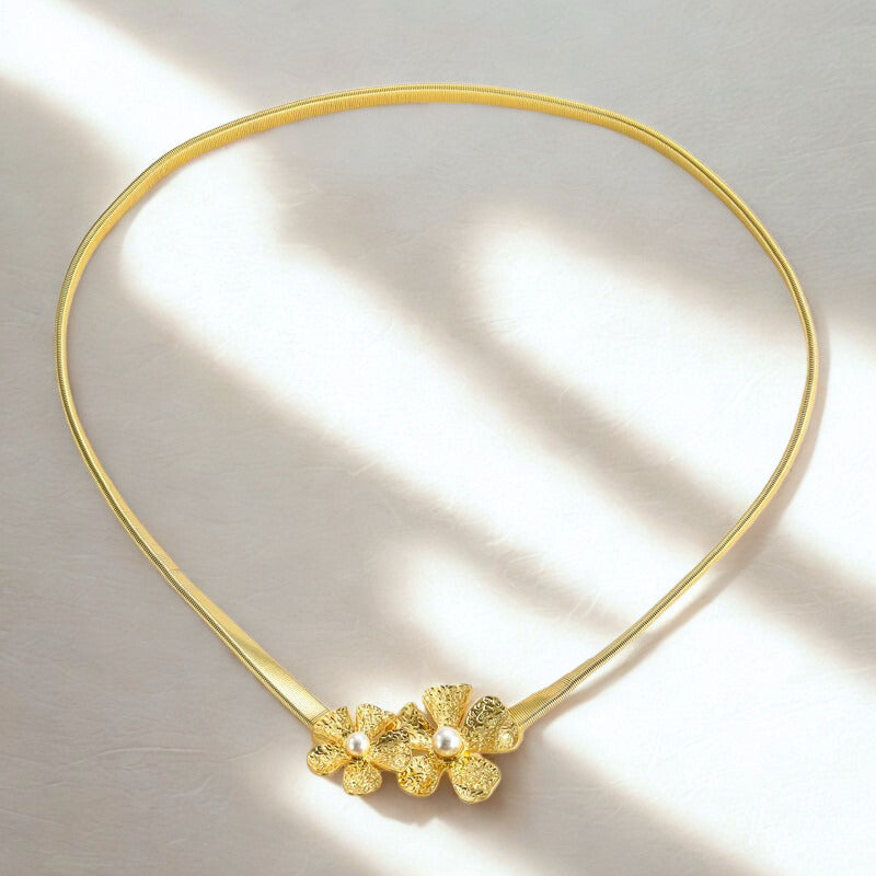 Maravie™ Boho Bloom Pearl Necklace Vintage-inspired floral charm meets pe
